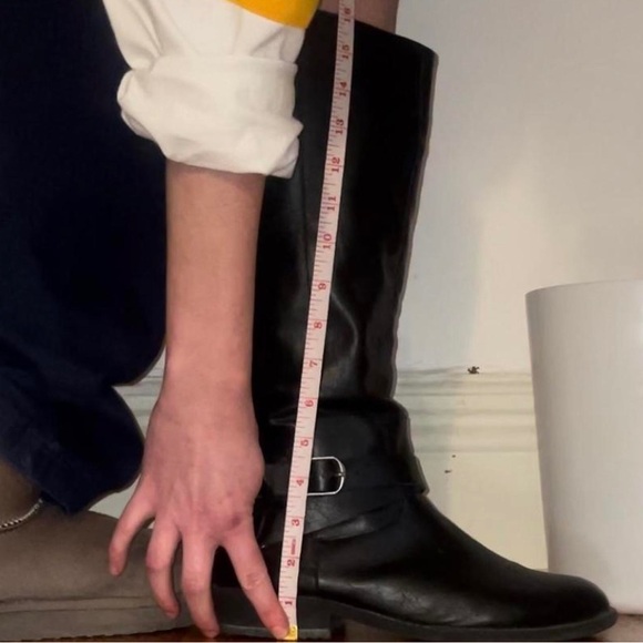 Black Leather Knee-High Boots - Picture 4 of 4